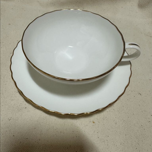 (소장품) 일본산 노리다케 앙상블 화이트 골드림 홍차잔 1조세트 이미지