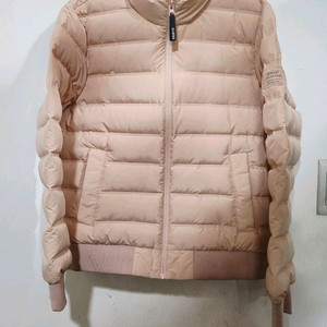 게스 여성 숏 패딩 라이트 핑크