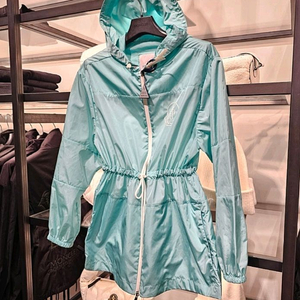 몽클레어 바람막이 후드점퍼