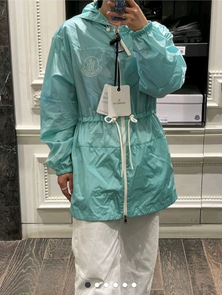 몽클레어 바람막이 후드점퍼--1