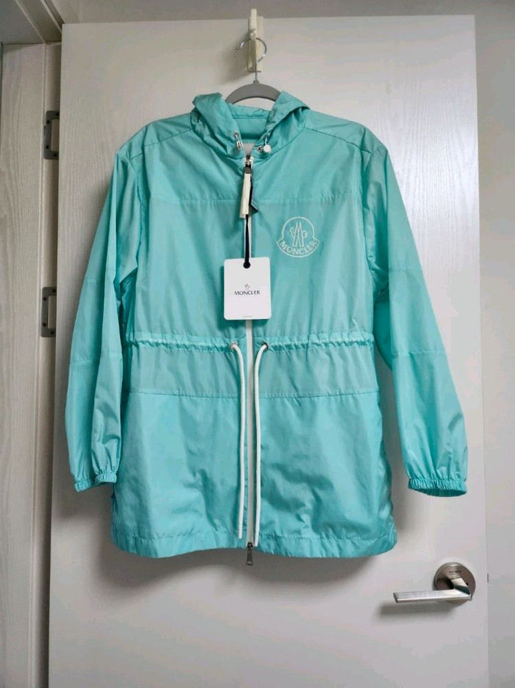 몽클레어 바람막이 후드점퍼--2