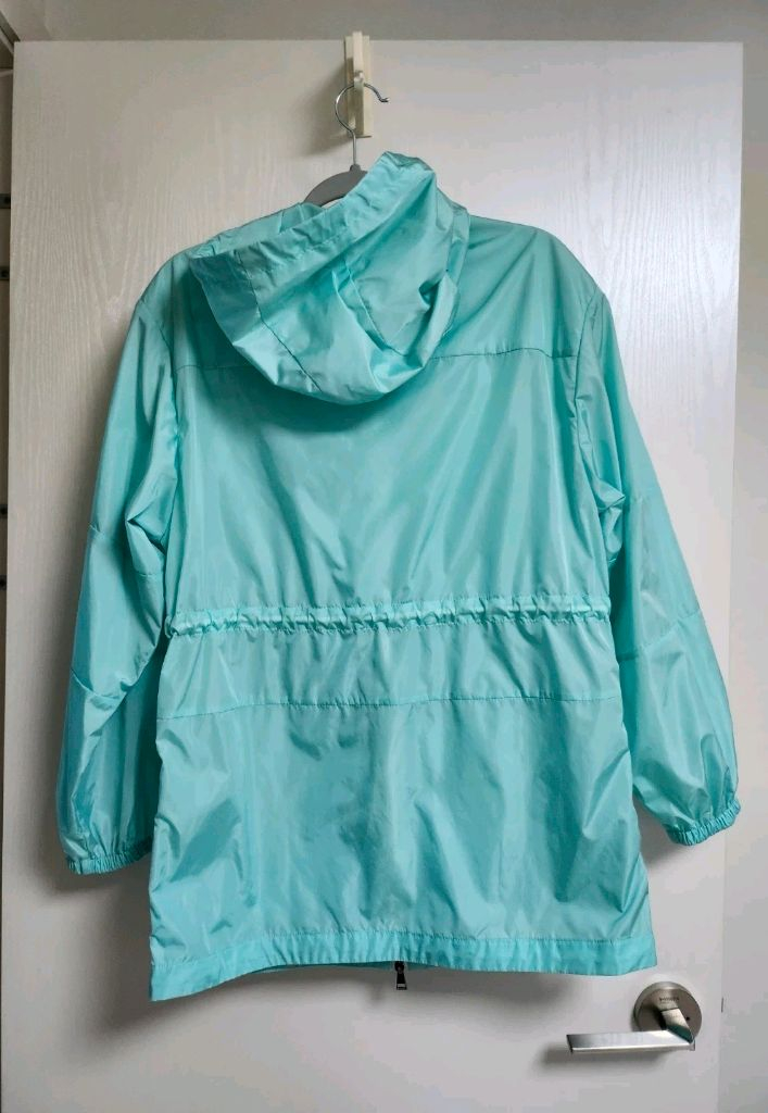 몽클레어 바람막이 후드점퍼--4