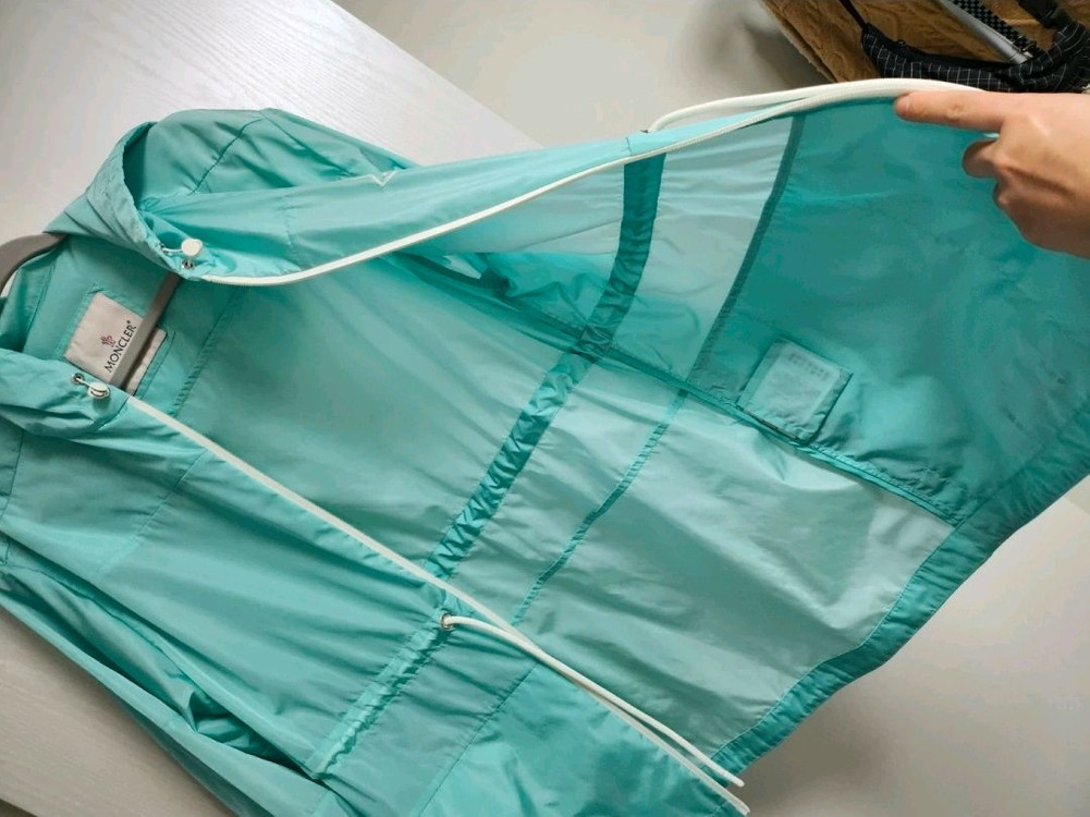 몽클레어 바람막이 후드점퍼--5