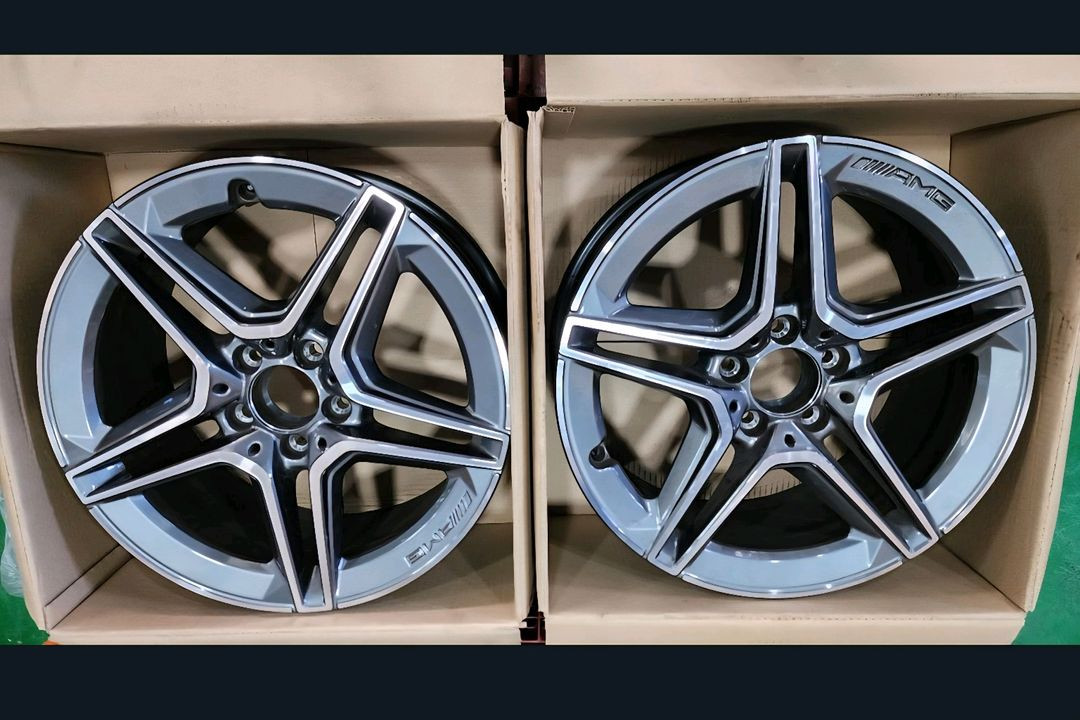 벤츠 E클래스 e250 AMG 18인치 프론트 정품 휠(A2134016300) 2짝 판매합니다.--7