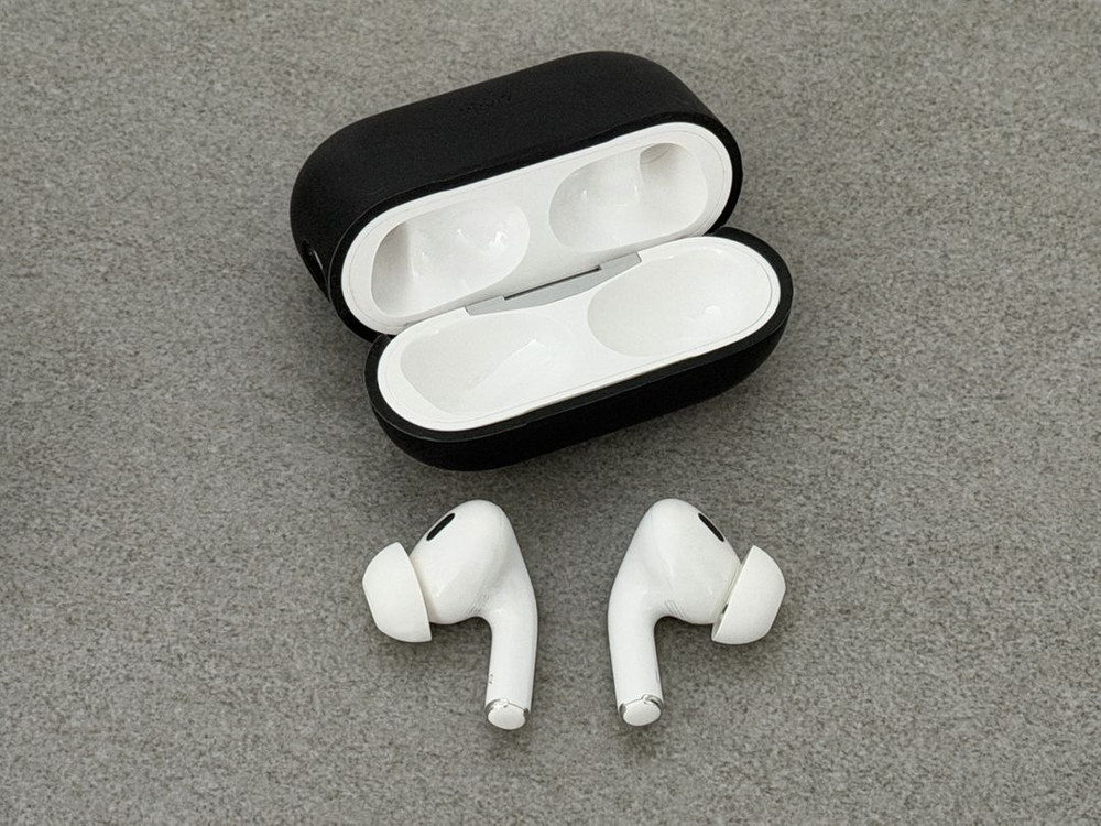 에어팟 프로 2세대 라이트닝 블루투스 이어폰 판매합니다.--2