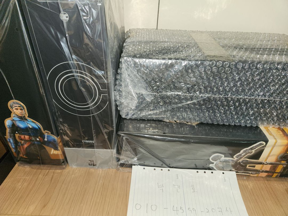 핫토이,수수토이즈,블랙위도우,앤트맨,아소카,스파이더맨,아이언맨,겐트리,할리퀸,로키, 네온테크,아나킨,스타워즈--5