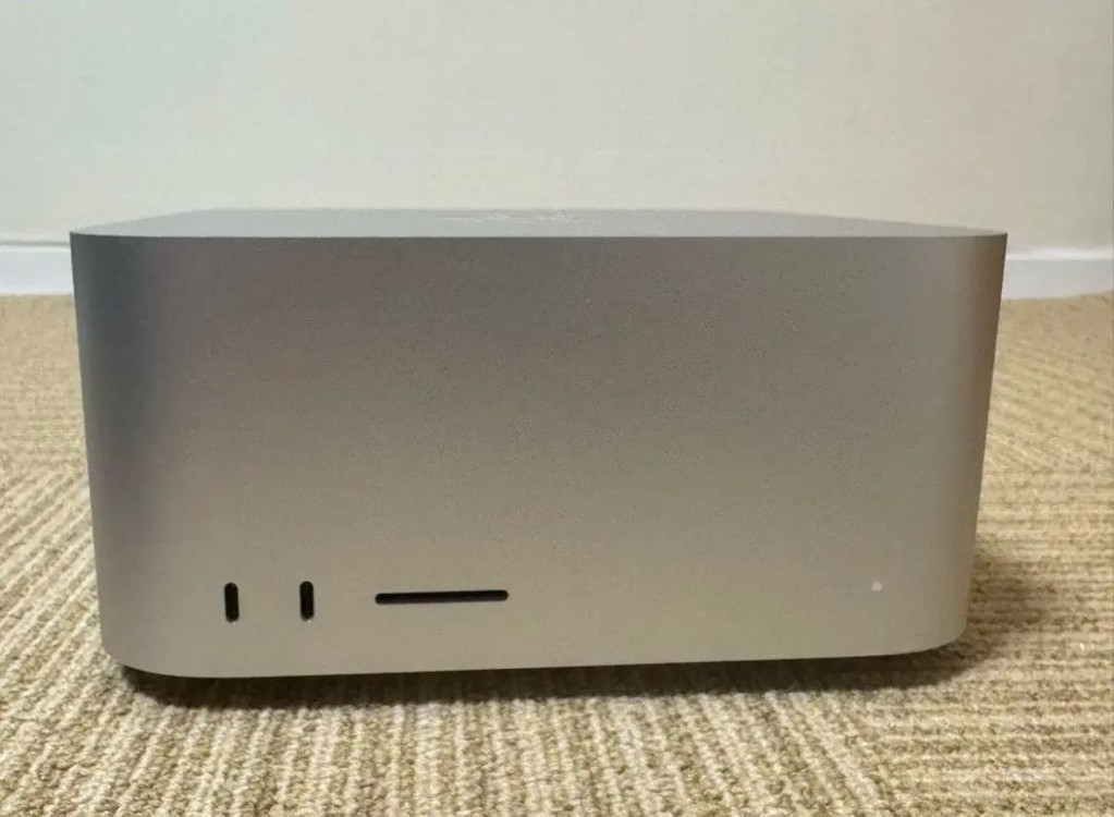 맥스튜디오 M1 Max 이미지