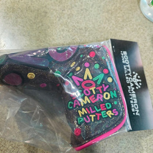 스카티카메론 2026 마디그라스 퍼터 헤드 커버 이미지