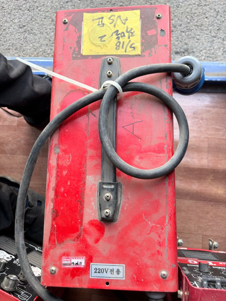 TIG 인버터 350A 용접기 중고 본체만 여러대 팝니다 이미지
