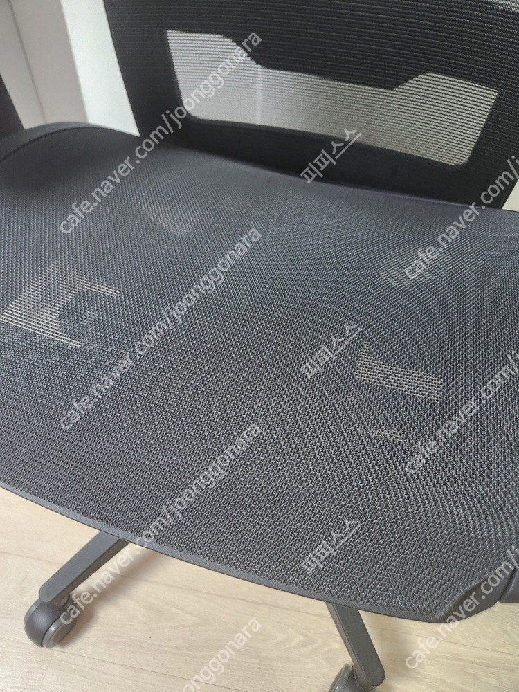 듀오백 Q7에어로 Q7-05HLDA-M Airo 매쉬의자 A급 상태 판매합니다.--1