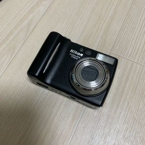 니콘 쿨픽스 7900 디지털 카메라 / 레트로 디카 / 빈티지 디카