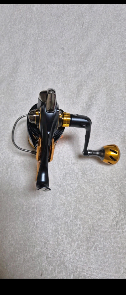 18토너먼트 2500SH LBD릴 이미지