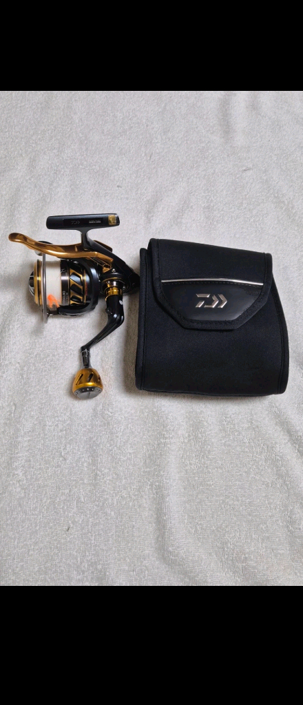 18토너먼트 2500SH LBD릴 이미지