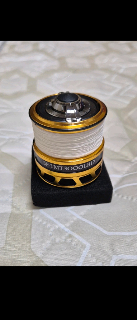 18토너먼트 2500SH LBD릴 이미지