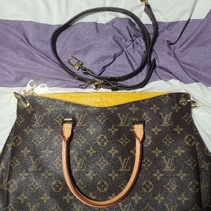 루이비통 팔라스 MM 샤프란 선착순