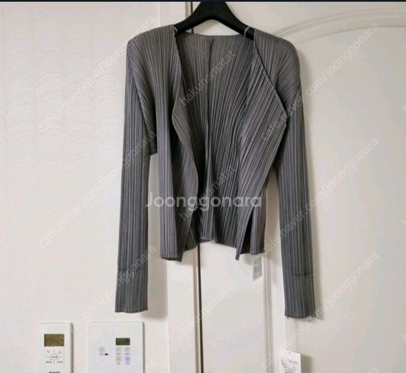 이세이미야케 플리츠플리즈 베이직 숏가디건 그레이 3사이즈 새상품--1
