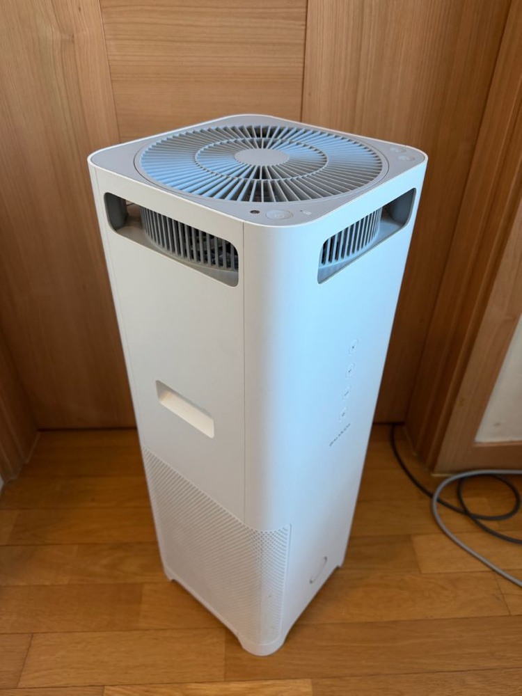 발뮤다 에어엔진 공기청정기 이미지