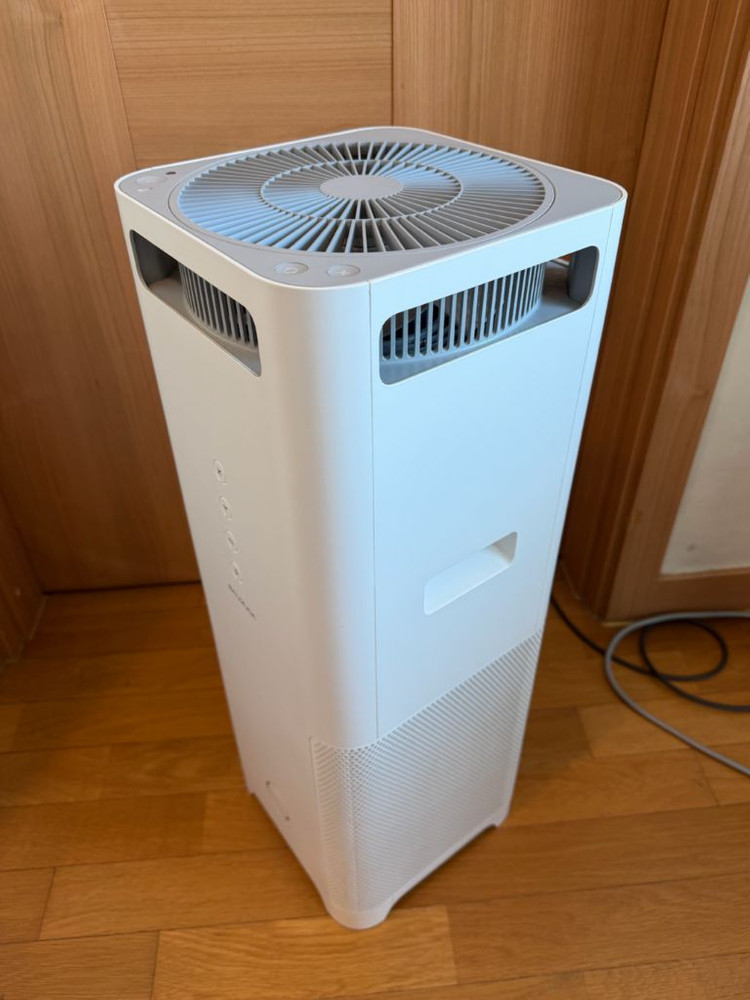 발뮤다 에어엔진 공기청정기 이미지