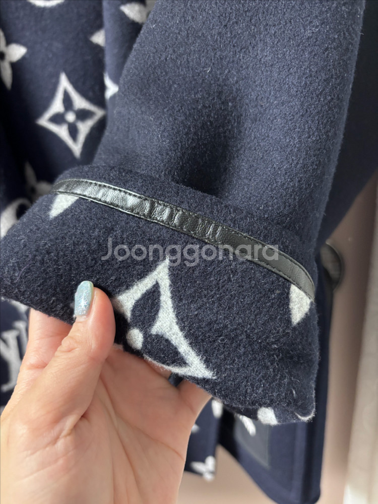 [정품] 루이비통 플랩 포켓 후디드 랩 코트 네이비--1