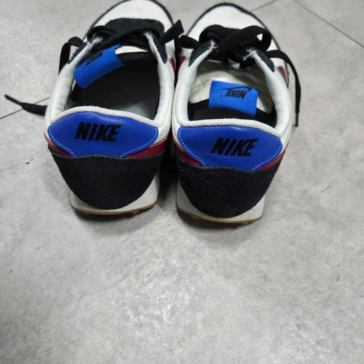 나이키 데이브레이크 화이트 노블레드 235--6