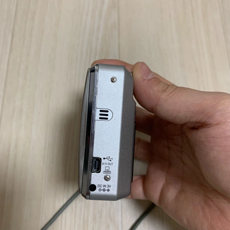 후지필름 파인픽스 F420 디지털 카메라 / 레트로 디카 / 빈티지 디카 이미지
