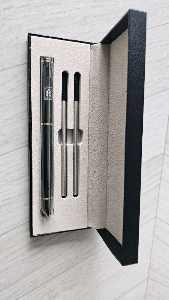 벤츠 연필 세트--2