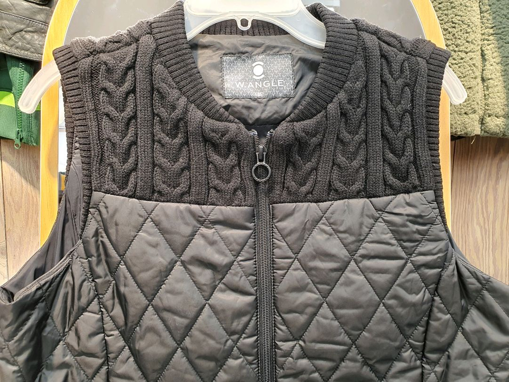 와이드앵글 여성 퀼팅 하이브리드 니트 조끼 (95사이즈/상태좋음)--1