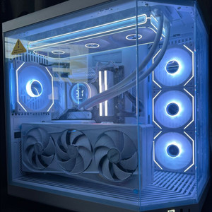 13900k RTX 5080 어로스마스터 아이스 ICE Y70 화이트 데스크탑 수냉 게이밍 PC