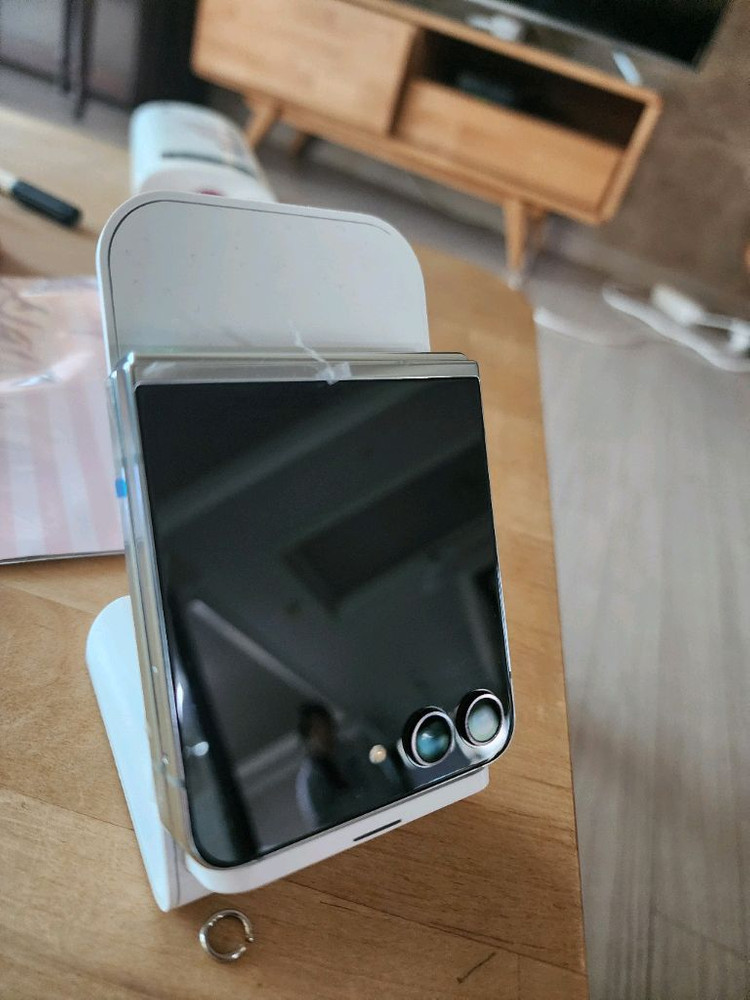 갤럭시 플립5 256gb 민트 리퍼.센터판.교체제품--10