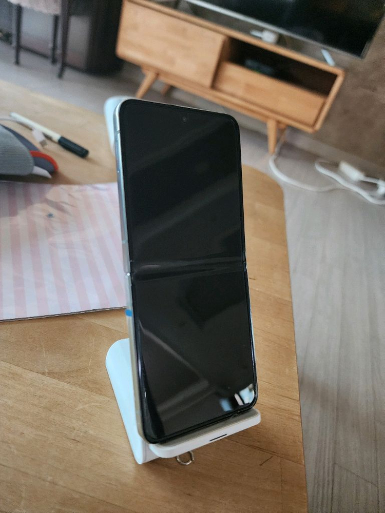 갤럭시 플립5 256gb 민트 리퍼.센터판.교체제품--12