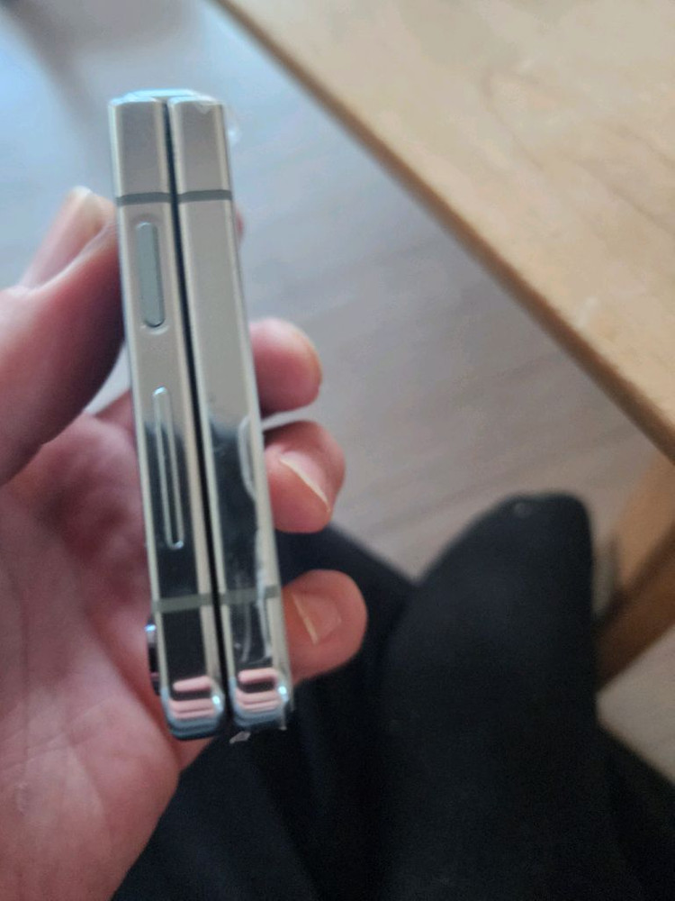 갤럭시 플립5 256gb 민트 리퍼.센터판.교체제품--13