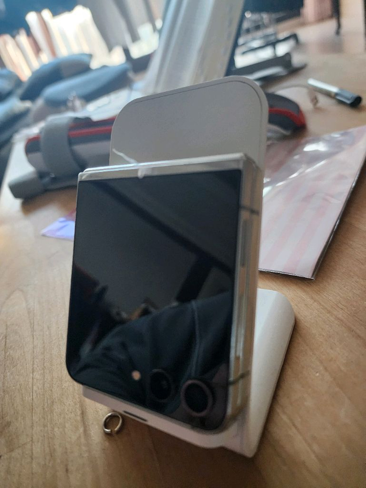 갤럭시 플립5 256gb 민트 리퍼.센터판.교체제품--0