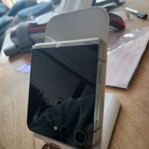 갤럭시 플립5 256gb 민트 리퍼.센터판.교체제품