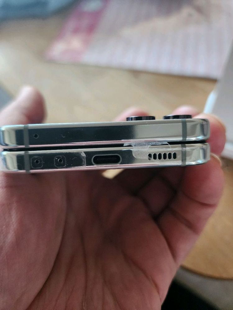 갤럭시 플립5 256gb 민트 리퍼.센터판.교체제품--4