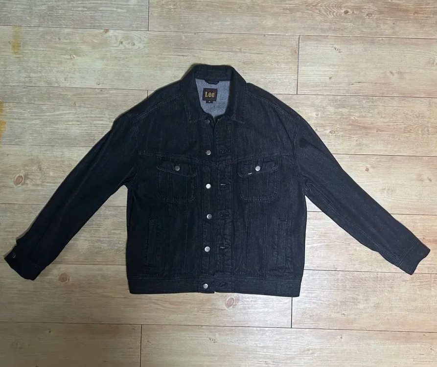 Lee 데님 트러커 자켓 흑청 m사이즈 팝니다.--1