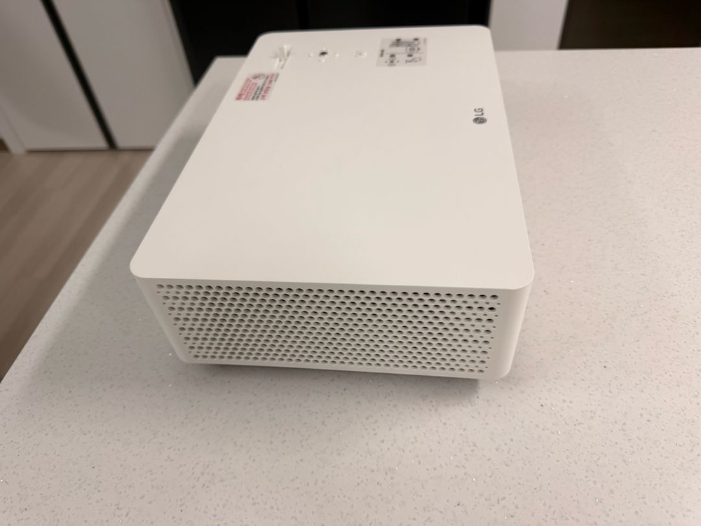 LG 빔프로젝터(LG HU70LA) 판매합니다. 이미지