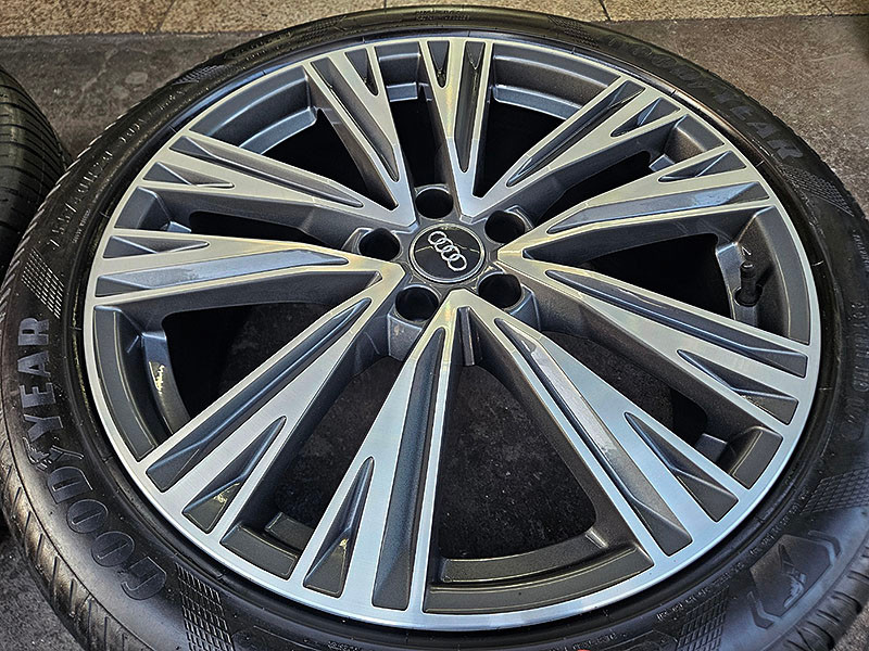 아우디 C8 A6 50TDI 정품 20인치 휠 타이어 셋트--4