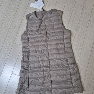 쿨거래시 1만5천택포! 미착용 새제품 오리털 경량 조끼 사이즈 L(~95)