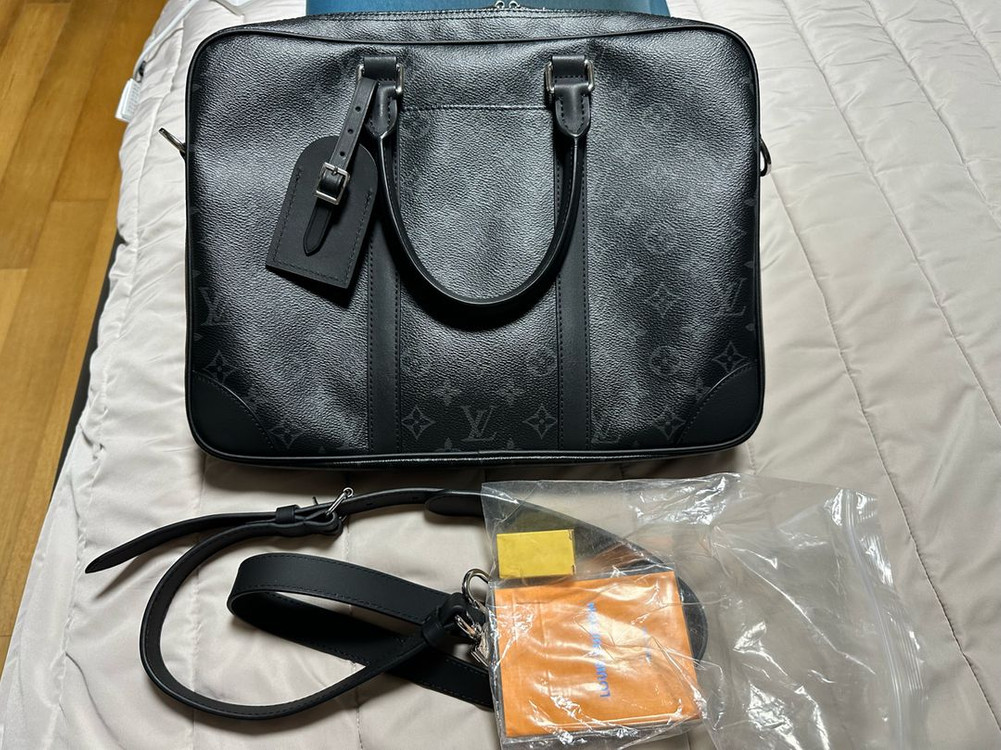 루이비통 남성 서류 가방 판매합니다!--2