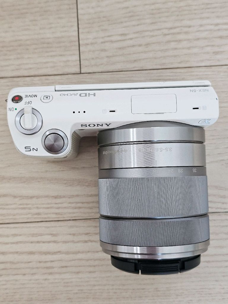 소니 미러리스 카메라 NEX-5N + 1855렌즈 이미지