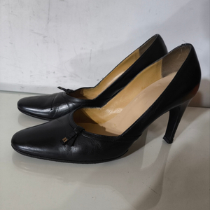 235~240mm 발리 블랙리본 힐 구두