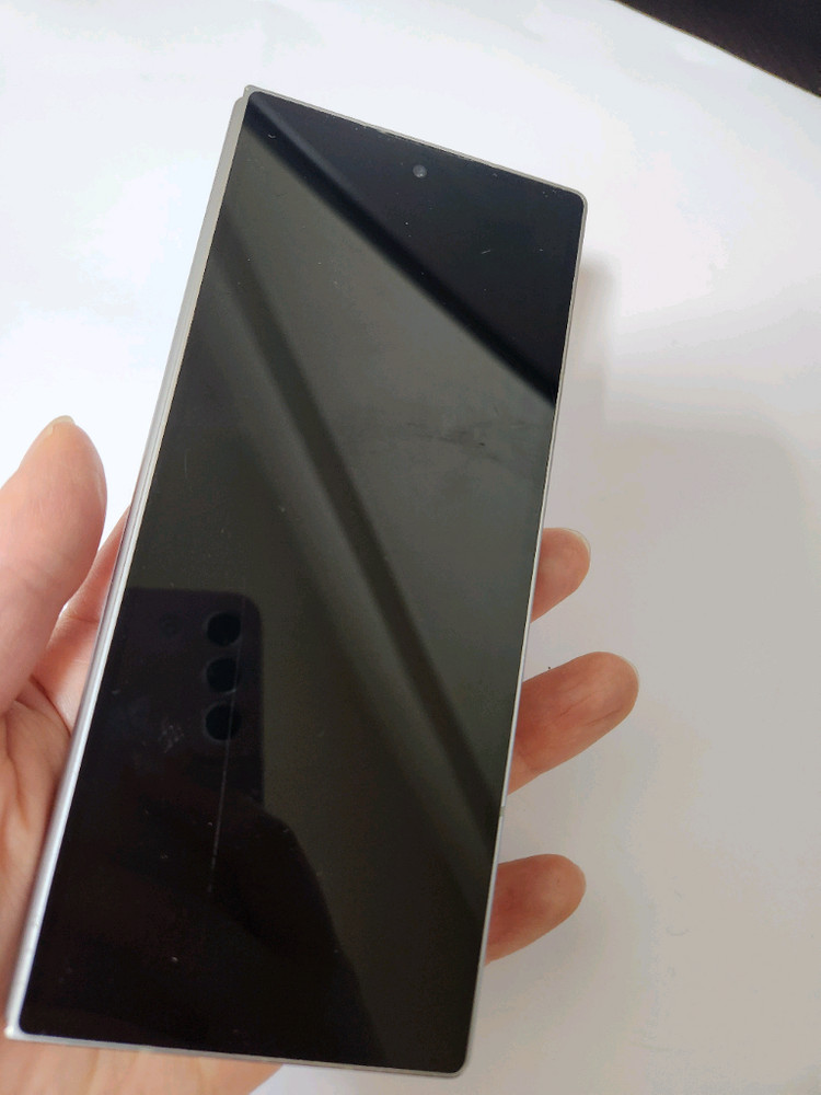 갤럭시폴드6 잔상없어요 256기가 보증기간2027년까지--2