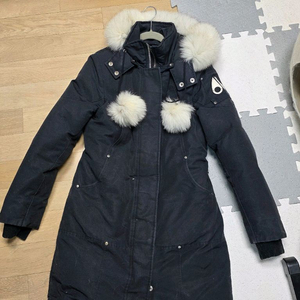 여성 무스너클 사이즈 s 잠바 팝니다.