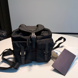 프라다 백팩 스몰