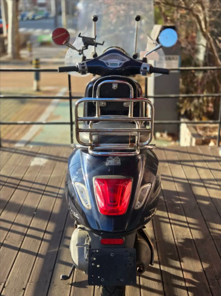 베스파 프리마베라 125cc 스쿠터 이미지