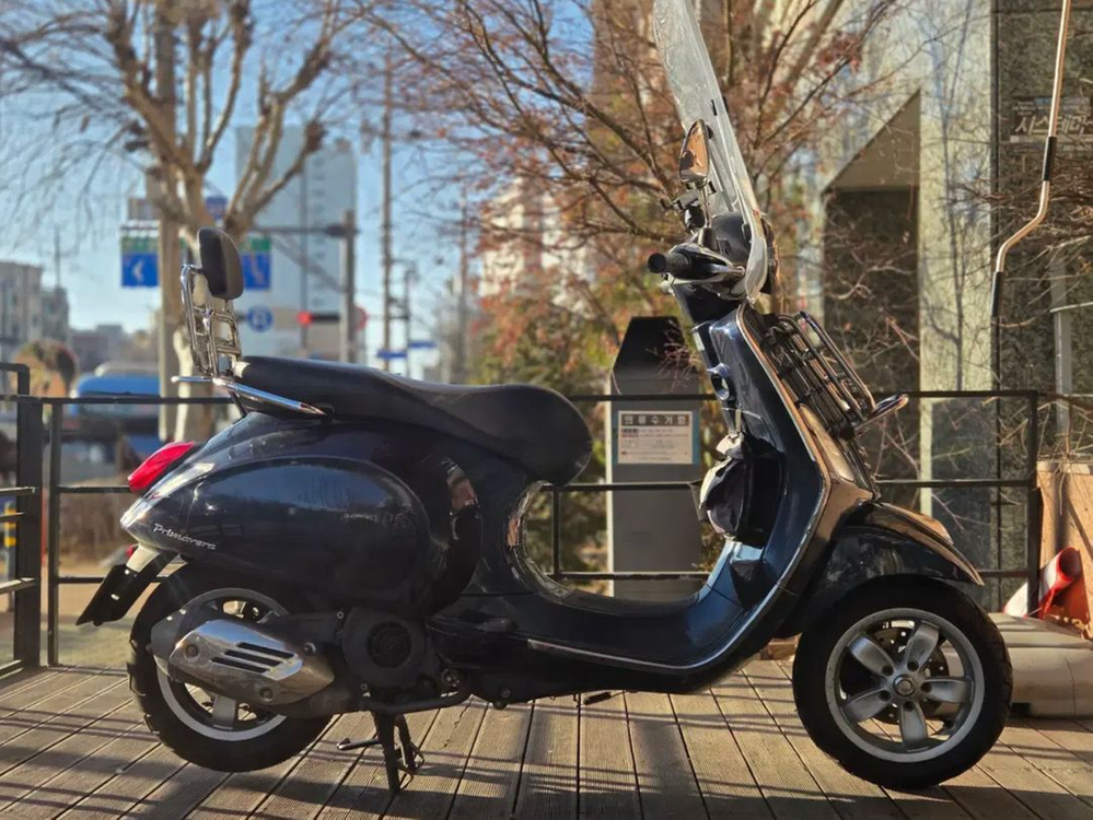 베스파 프리마베라 125cc 스쿠터 이미지