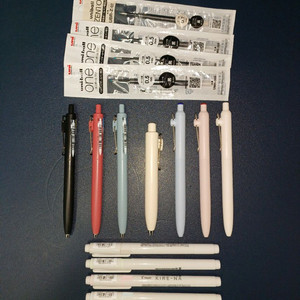 각종 일제 볼펜 및 필기류 저렴하게 판매합니다