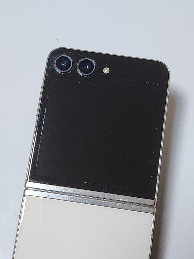 갤럭시Z플립5 256G 무잔상 크림 59517--3