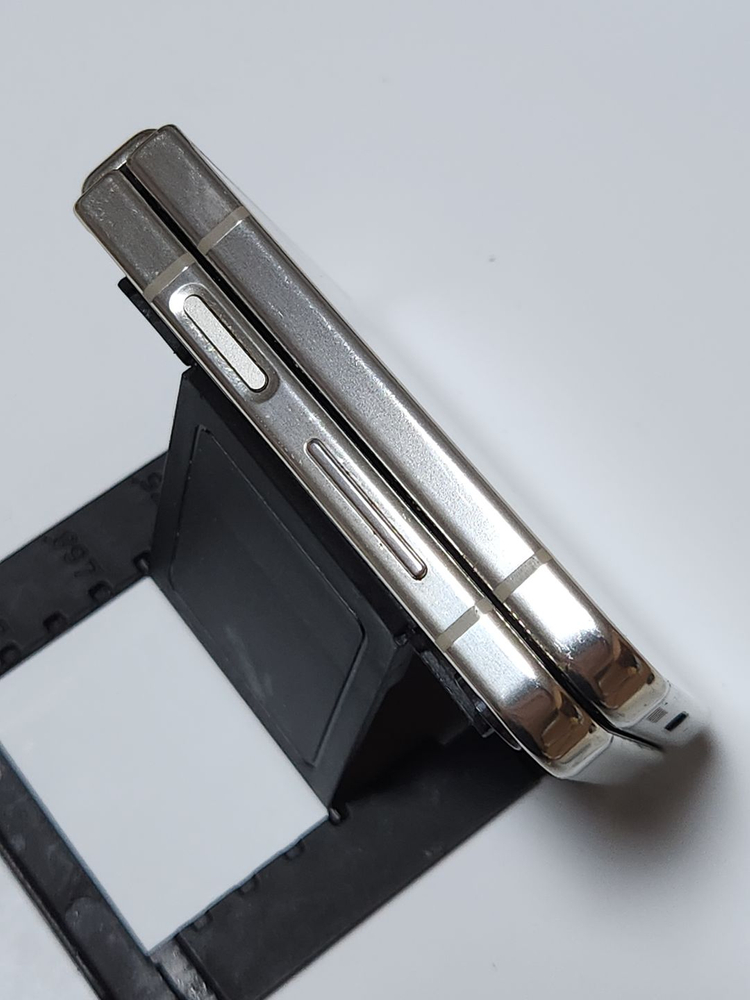 갤럭시Z플립5 256G 무잔상 크림 59517--7