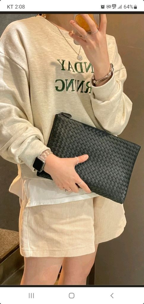 보테가베네타 클러치백 정품A급(감정O)구찌프라다루이비통디올고야드샤넬셀린느보테가생로랑발렌시아가버버리가방--0